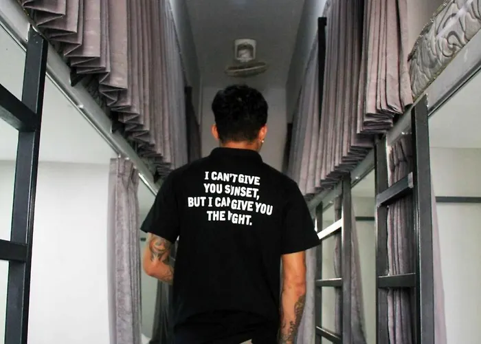 Hostal Capsule Sunset Seminyak