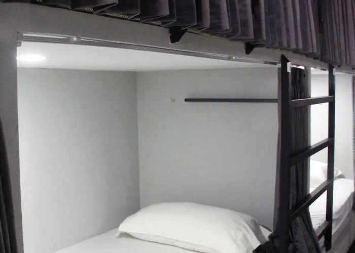 Hostal Capsule Sunset *
