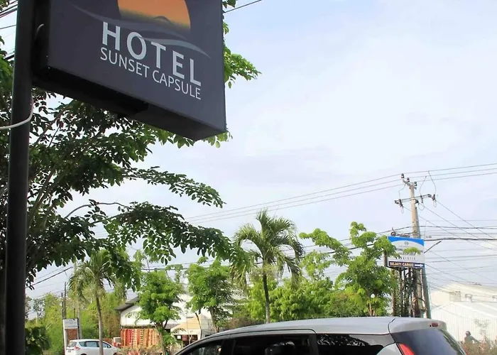 Capsule Sunset Hostal Seminyak