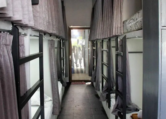 Hostal Capsule Sunset *